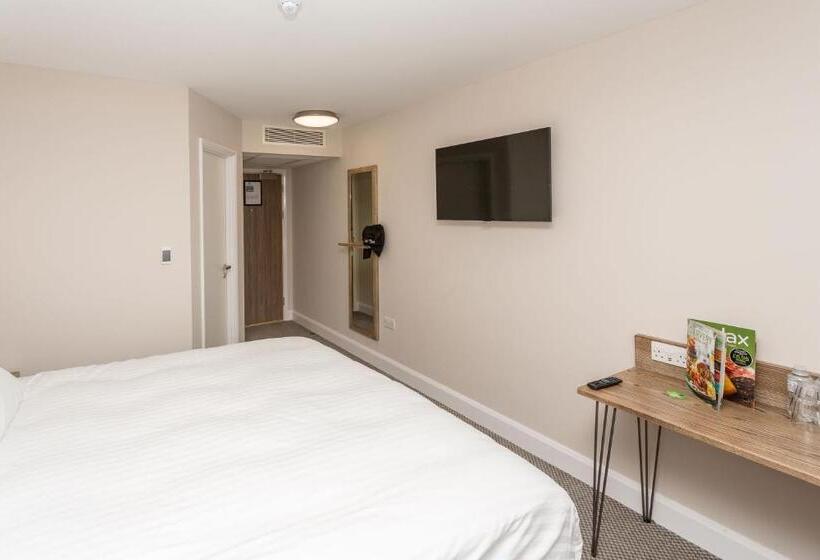 Hotel Smugglers Cove, Clacton On Sea By Marston's Inns