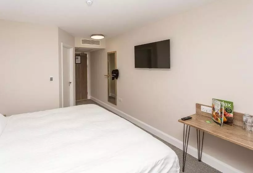 Hotel Smugglers Cove, Clacton On Sea By Marston's Inns