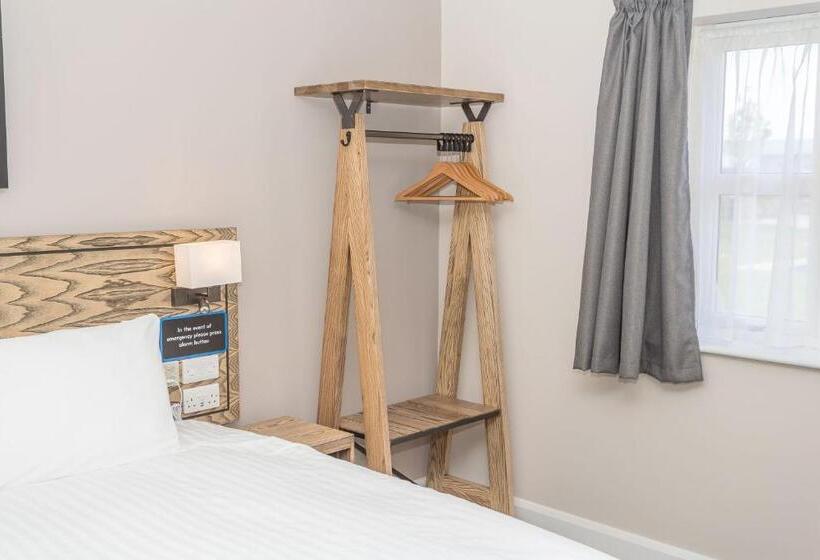 Hotel Smugglers Cove, Clacton On Sea By Marston's Inns