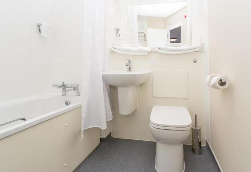 Hotel Smugglers Cove, Clacton On Sea By Marston's Inns