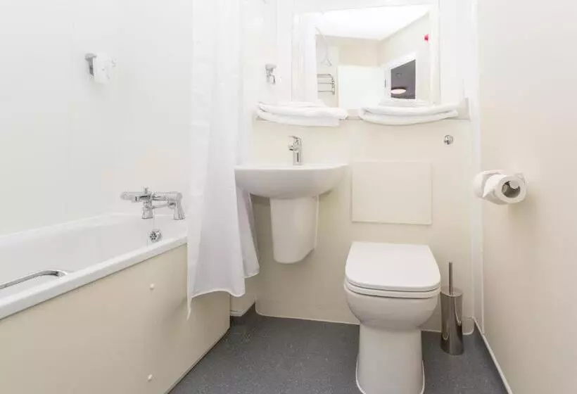 Hotel Smugglers Cove, Clacton On Sea By Marston's Inns