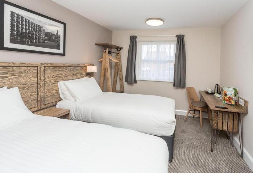 Hotel Smugglers Cove, Clacton On Sea By Marston's Inns