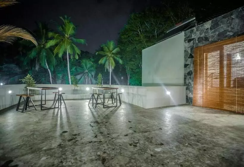 تختخواب و صبحانه Bhagi House