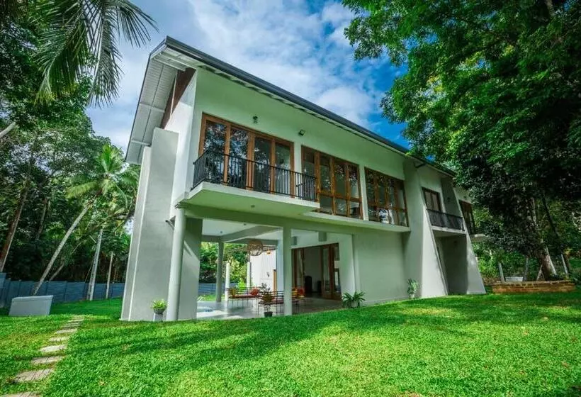 تختخواب و صبحانه Bhagi House