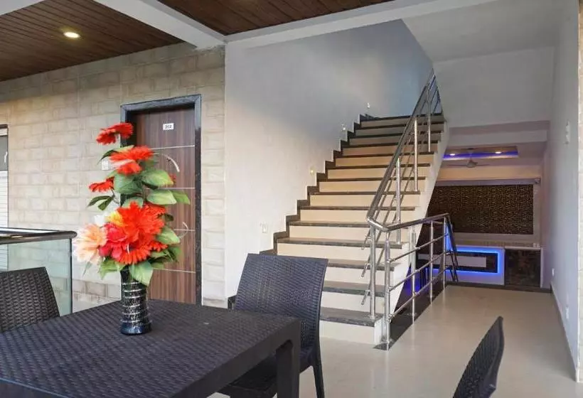 ホテル Treebo Trend Prince Palace