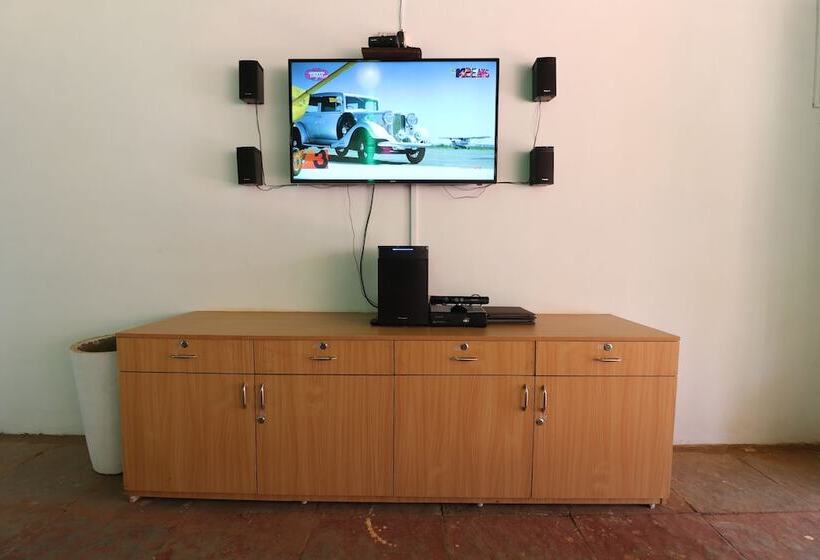 פנסיון Elvins Place By Amm