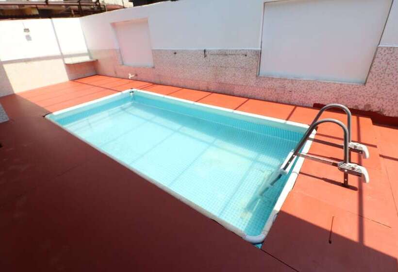 פנסיון Elvins Place By Amm