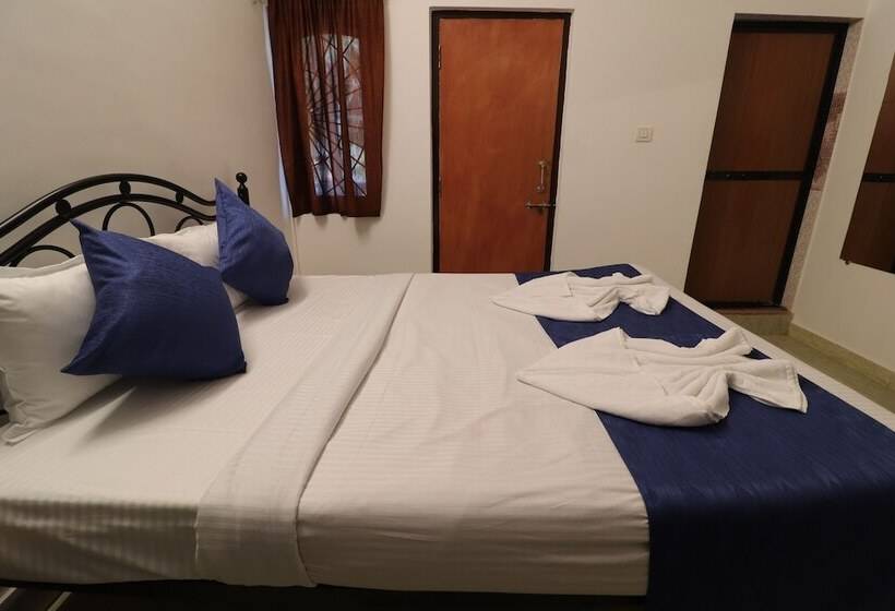 פנסיון Elvins Place By Amm