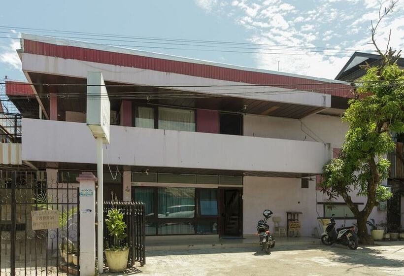 ペンション Reddoorz Near Pantai Padang