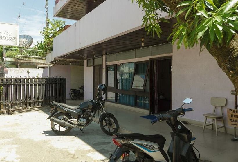 ペンション Reddoorz Near Pantai Padang