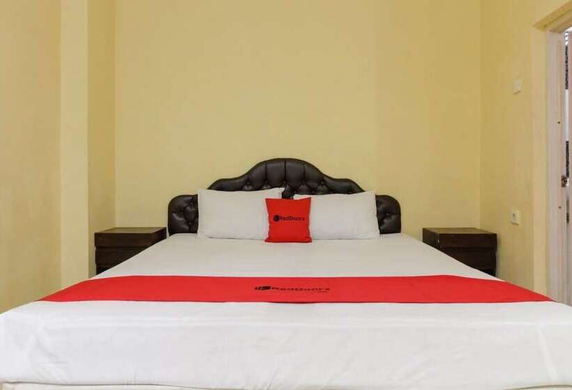 ペンション Reddoorz Near Pantai Padang