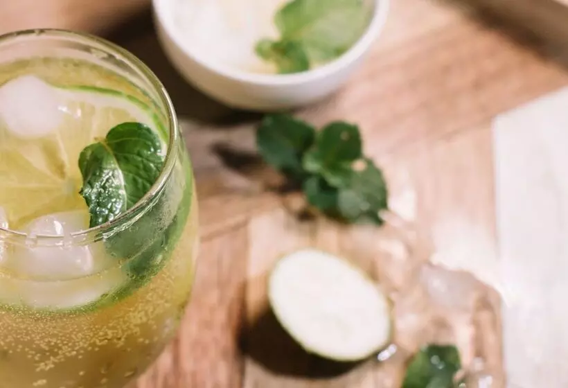 Guilin Bonjour Boutique Hotel  Free Pick Up Service Over 3 Nights