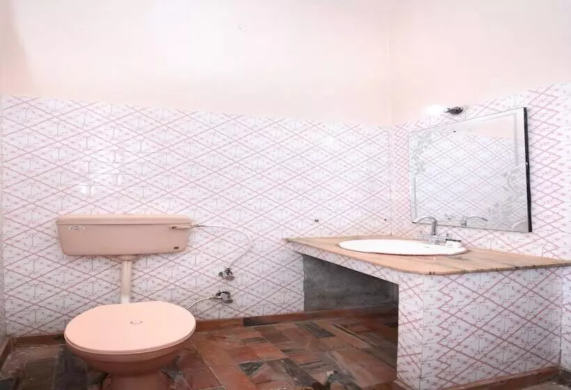 Oyo 30358 Hotel Asia Palace