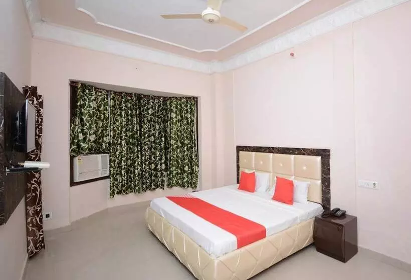 Oyo 30358 Hotel Asia Palace