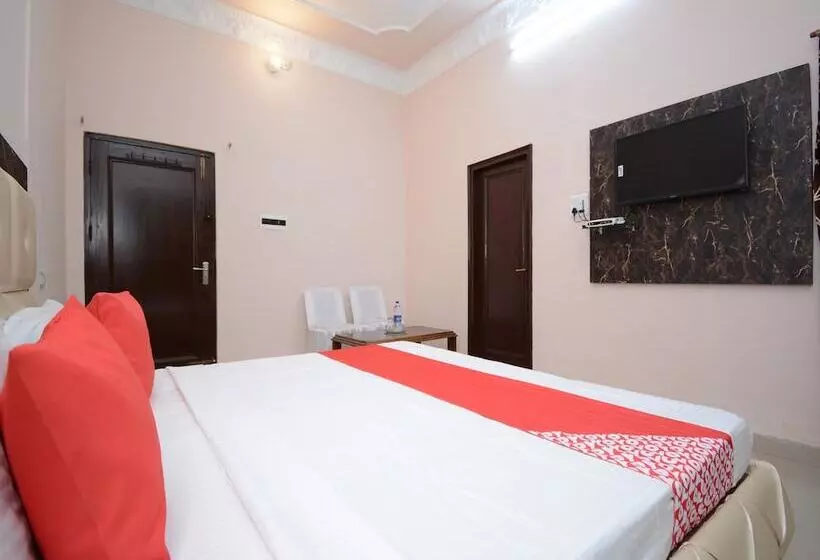 Oyo 30358 Hotel Asia Palace