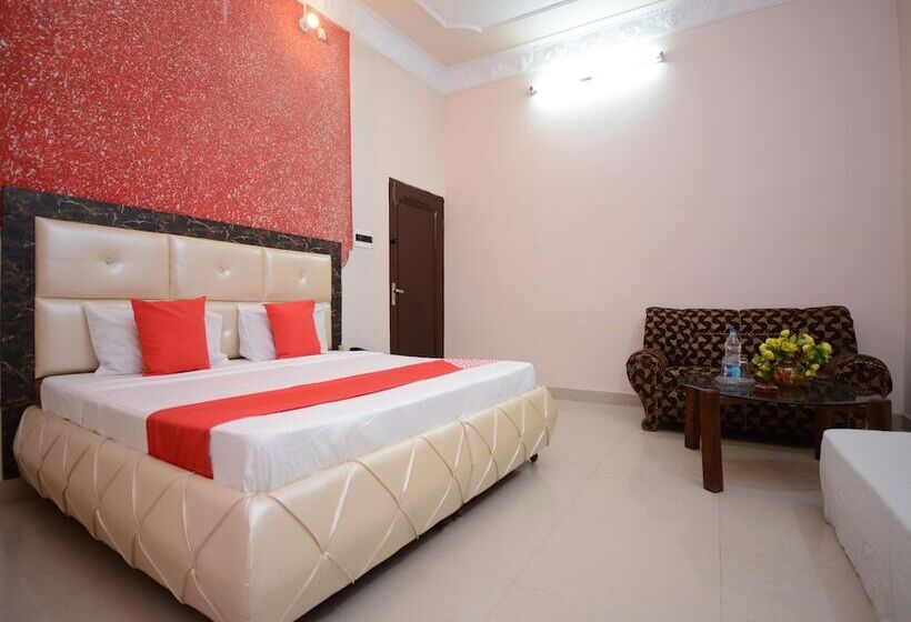 Oyo 30358 Hotel Asia Palace