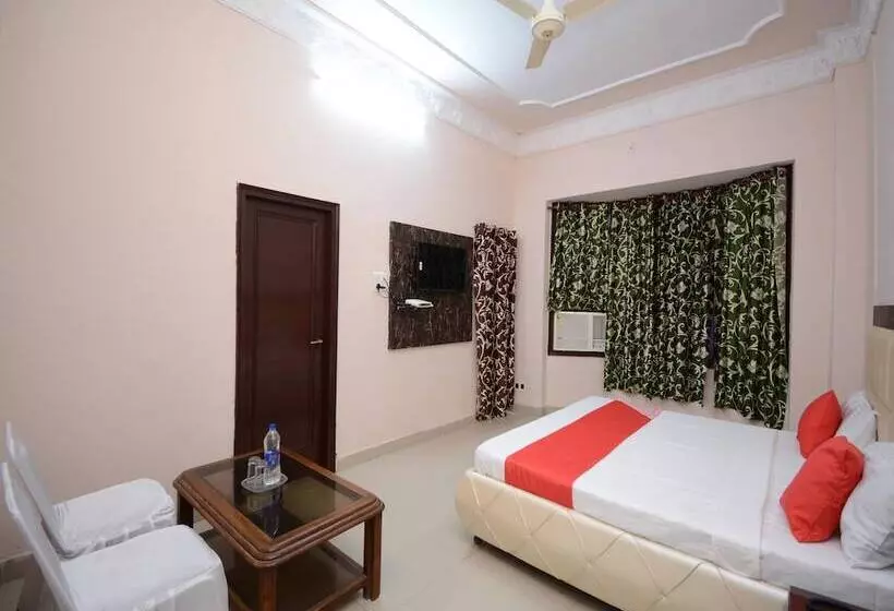 Oyo 30358 Hotel Asia Palace