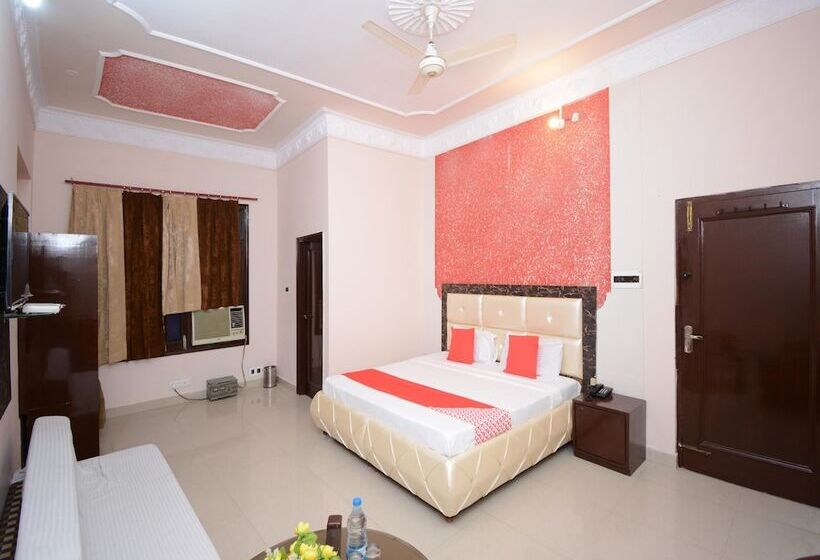 Oyo 30358 Hotel Asia Palace