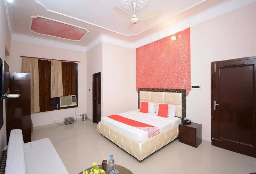 Oyo 30358 Hotel Asia Palace