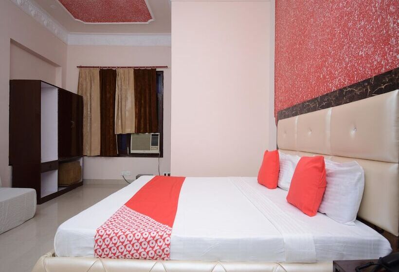 Oyo 30358 Hotel Asia Palace