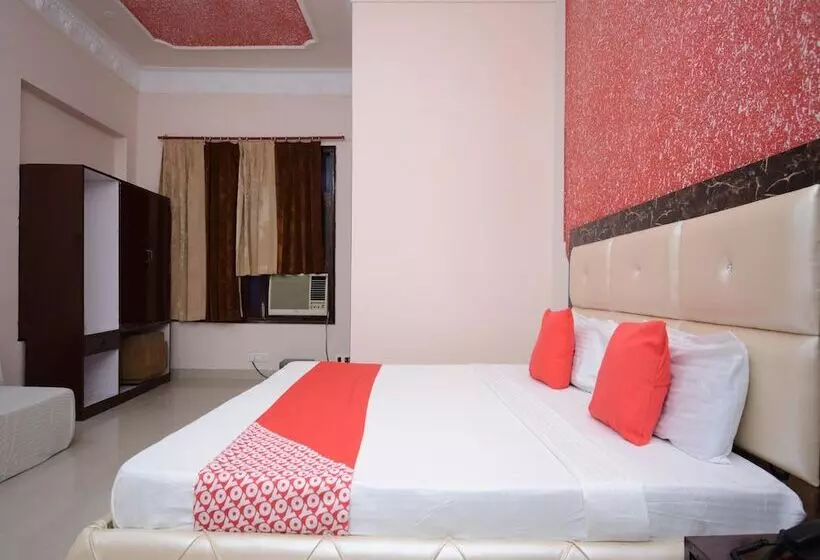 Oyo 30358 Hotel Asia Palace