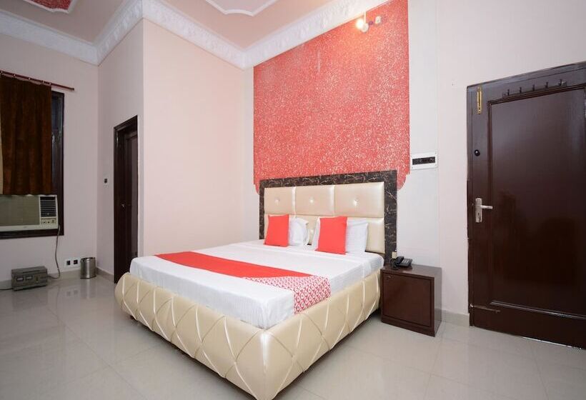 Oyo 30358 Hotel Asia Palace