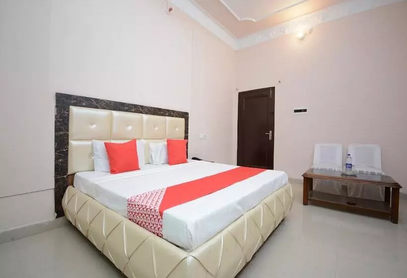 Oyo 30358 Hotel Asia Palace