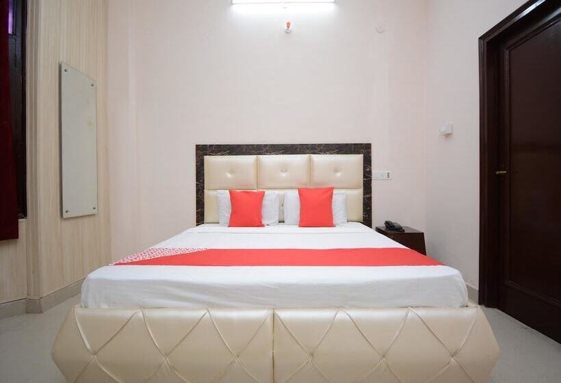 Oyo 30358 Hotel Asia Palace