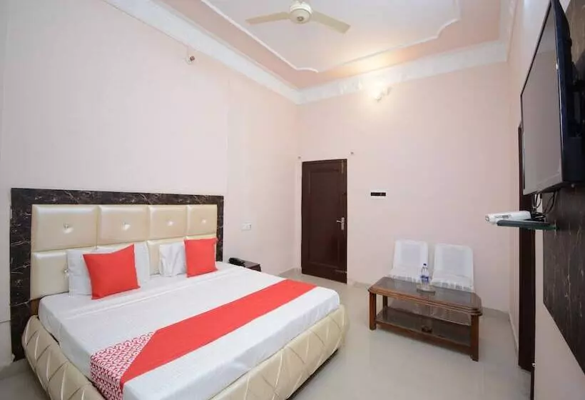 Oyo 30358 Hotel Asia Palace