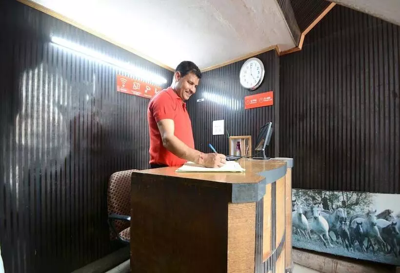 Oyo 30358 Hotel Asia Palace