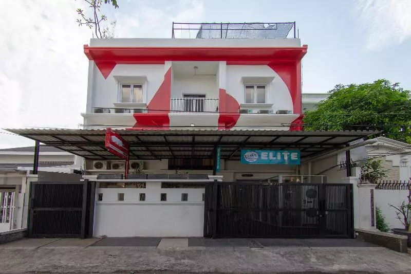 ホテル Oyo 657 Elite Residence 71