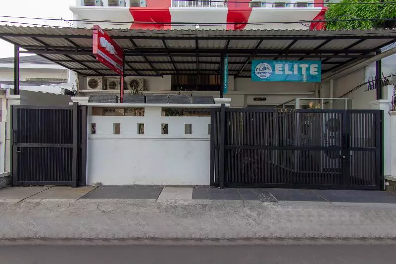 ホテル Oyo 657 Elite Residence 71