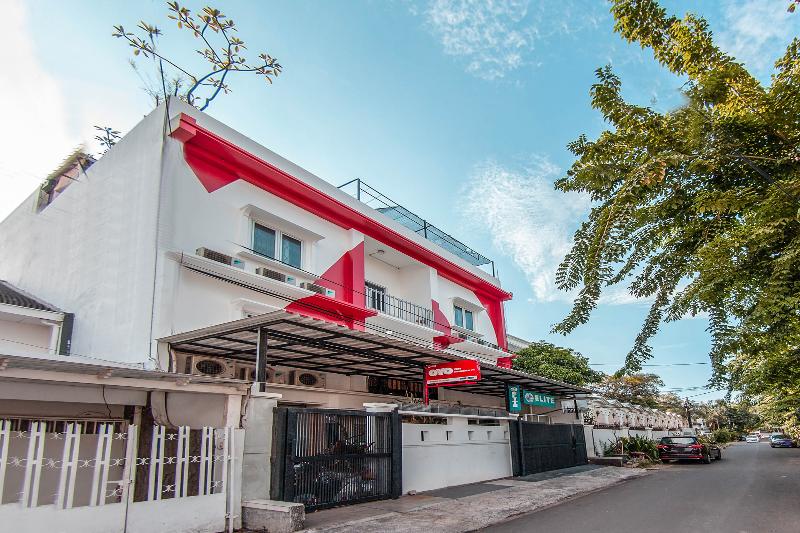 Hotel Oyo 657 Elite Residence 71