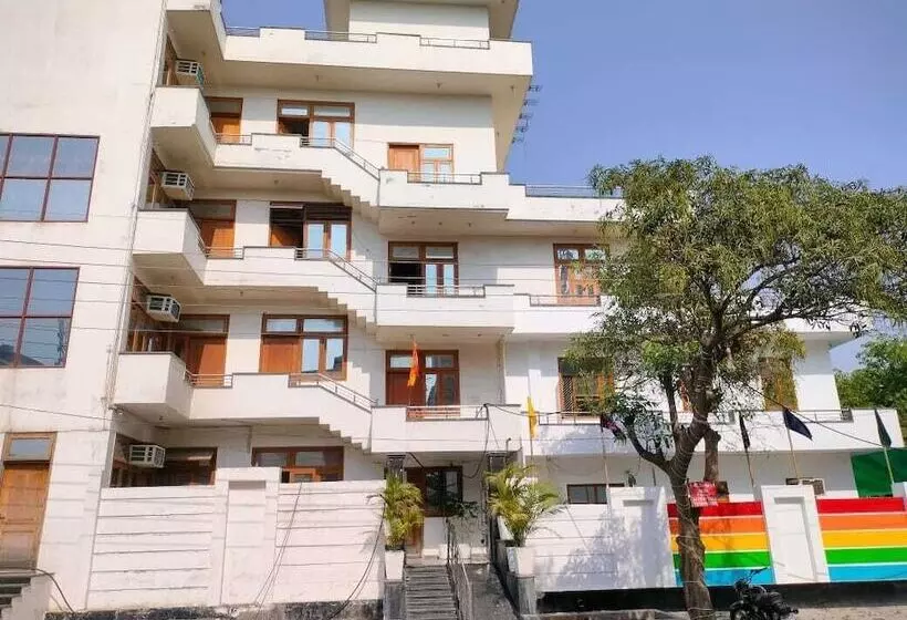 ペンション Winsome Residency