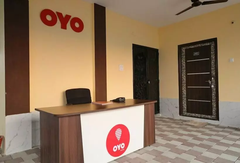 ホテル Oyo 30905 Uk Villa