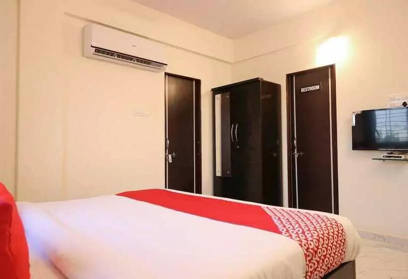 ホテル Oyo 30905 Uk Villa