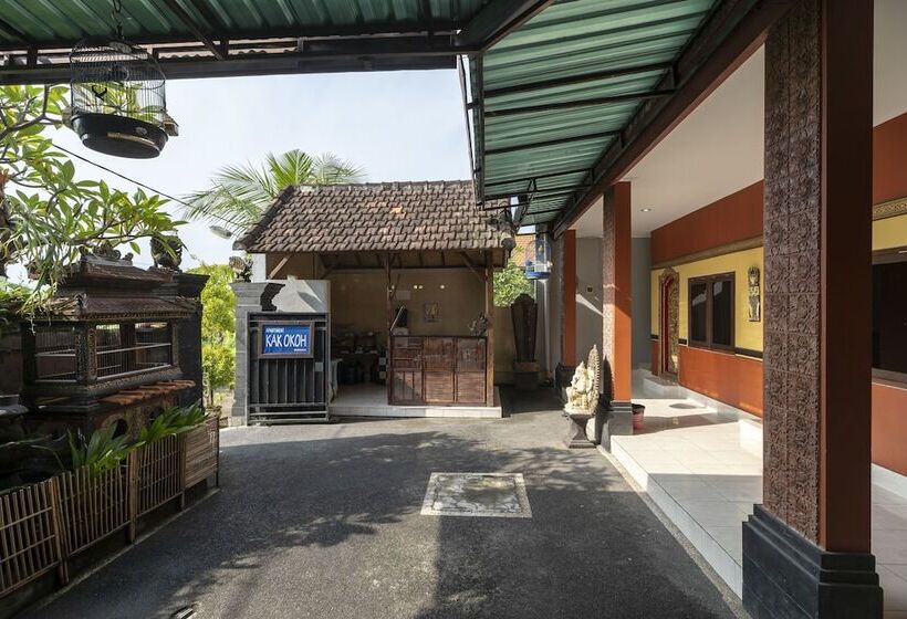 Отель Oyo 636 Apartmen Kak Okoh