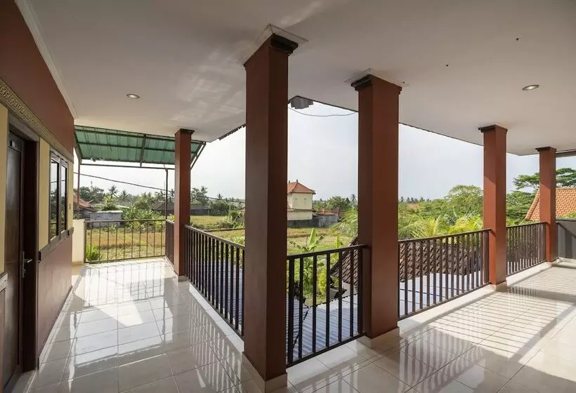 ホテル Oyo 636 Apartmen Kak Okoh