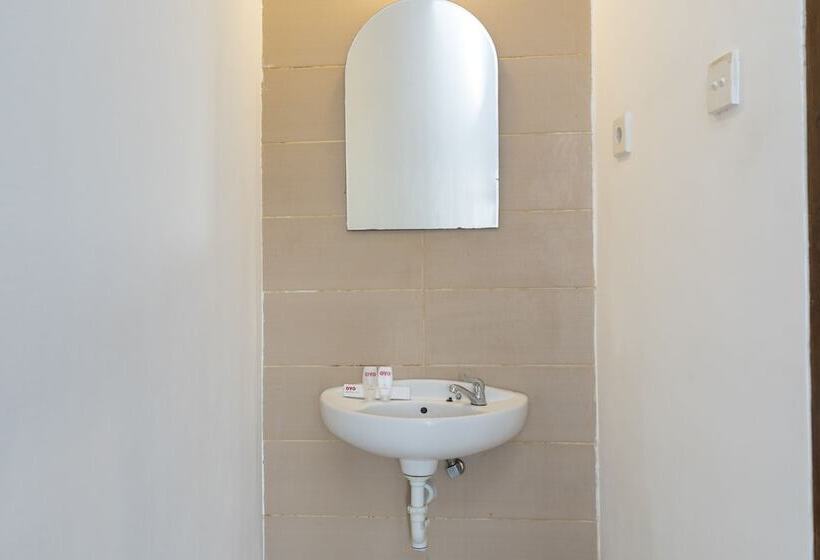 Отель Oyo 636 Apartmen Kak Okoh