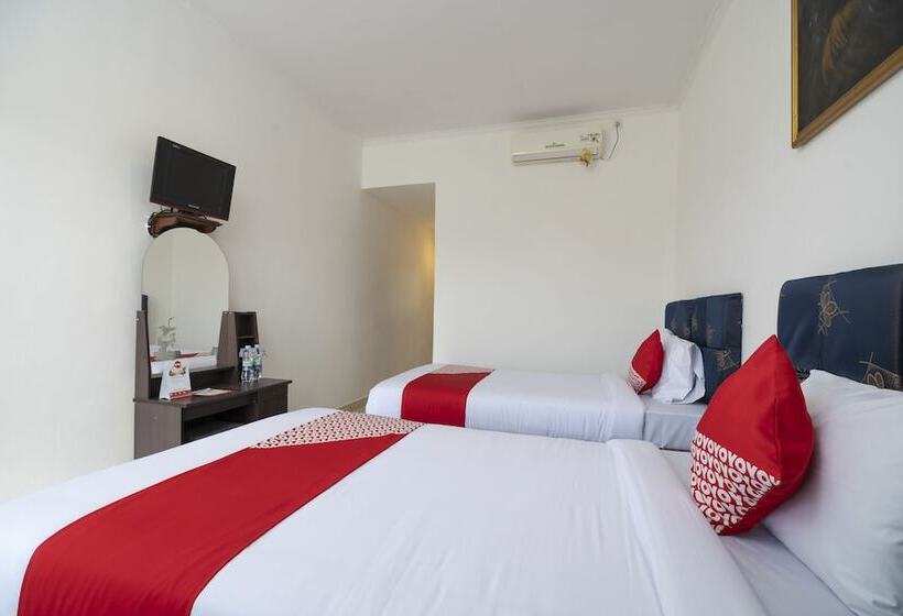 Отель Oyo 636 Apartmen Kak Okoh