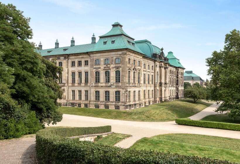 Отель Super 8 By Wyndham Dresden