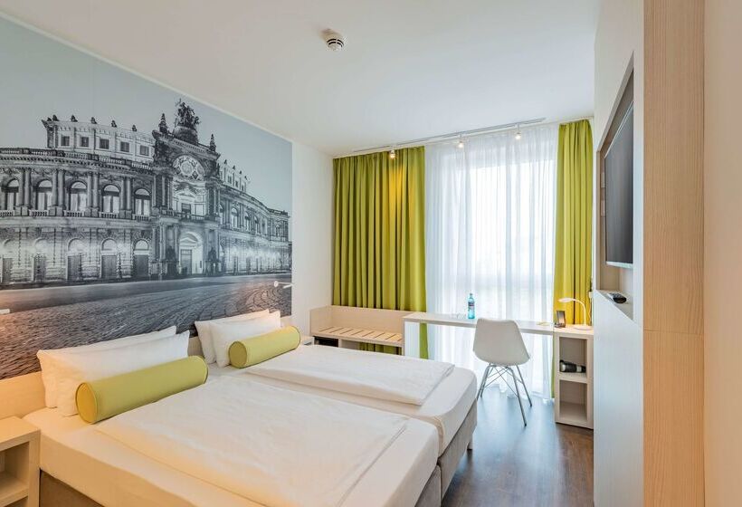 Отель Super 8 By Wyndham Dresden