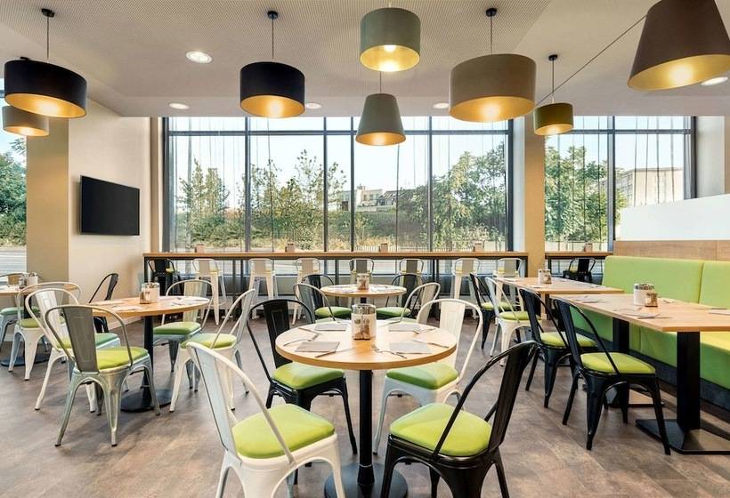 Отель Super 8 By Wyndham Dresden