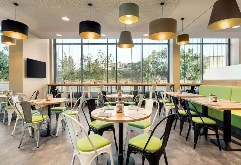 هتل Super 8 By Wyndham Dresden