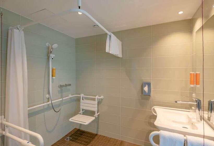 Отель Super 8 By Wyndham Dresden