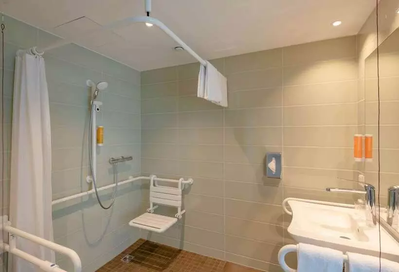 هتل Super 8 By Wyndham Dresden