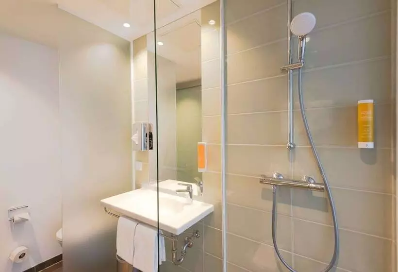 هتل Super 8 By Wyndham Dresden