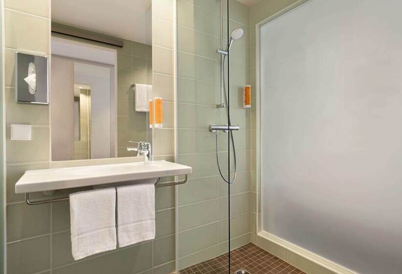 Отель Super 8 By Wyndham Dresden