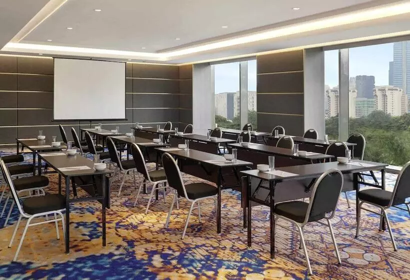 ホテル Mercure Jakarta Gatot Subroto
