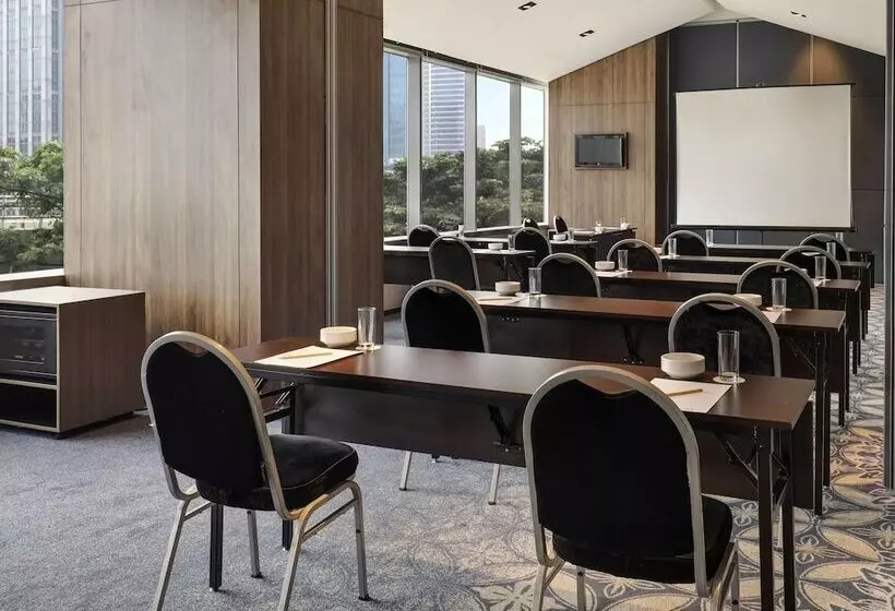 ホテル Mercure Jakarta Gatot Subroto